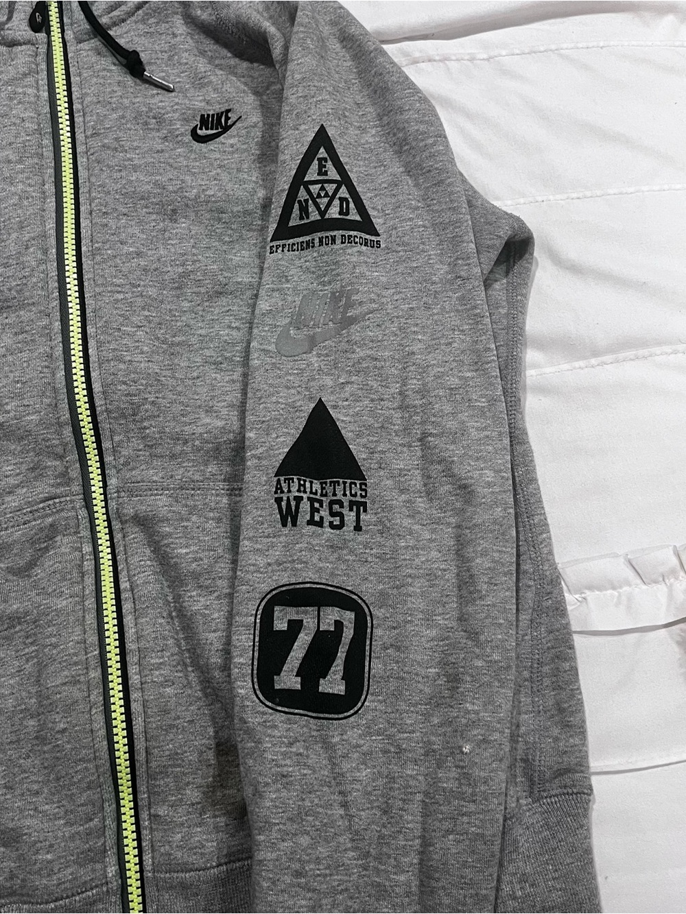Nike Gray Hoodie with Neon Yellow-Green Zip - Picture 5 of 7